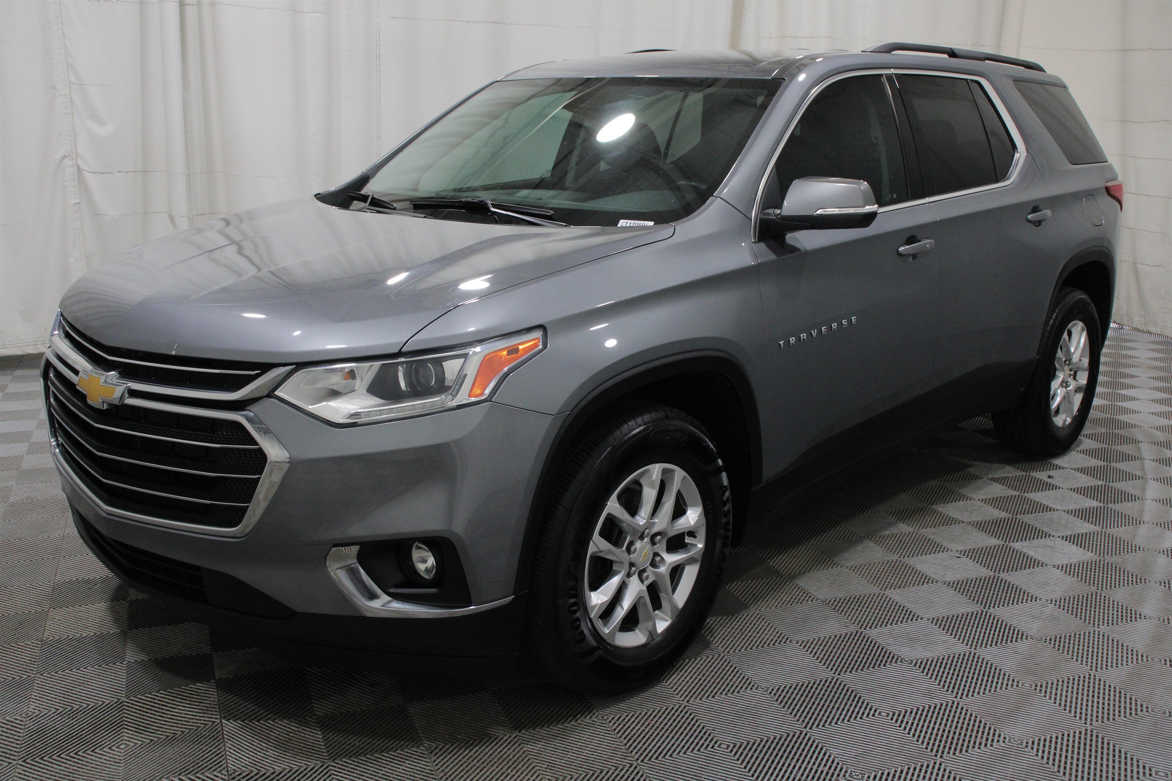 Used 2021 Chevrolet Traverse LT FWD image 39