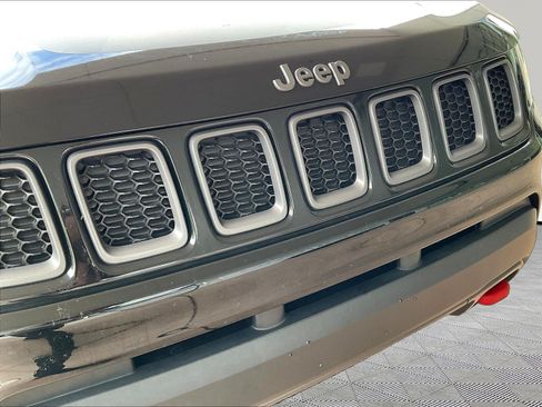 Used 2018 Jeep Compass Trailhawk w/ Leather Interior Group AWD/4WD image 30