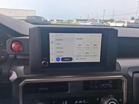 Used 2025 Toyota Tacoma TRD Off-Road AWD/4WD image 19