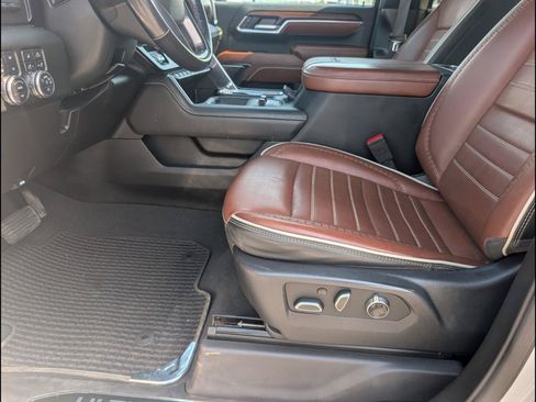 Used 2024 GMC Sierra 2500 Denali Ultimate w/ Max Trailering Package AWD/4WD image 11