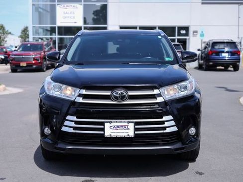 Used 2019 Toyota Highlander XLE AWD/4WD image 7