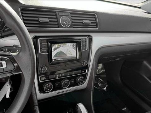 Used 2016 Volkswagen Passat 1.8T S FWD image 14