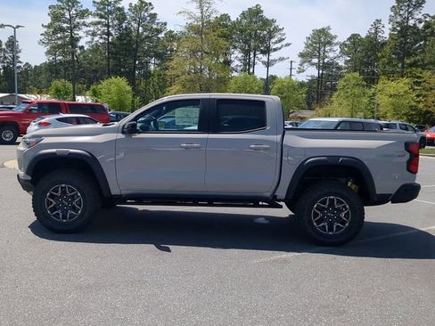 New 2026 Chevrolet Colorado ZR2 w/ Technology Package AWD/4WD image 10