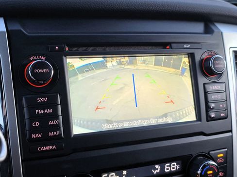 Used 2017 Nissan Titan SV image 8