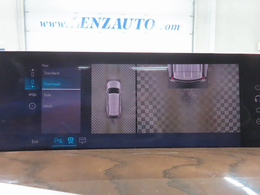 Used 2026 Cadillac Escalade Platinum Sport w/ LPO, Floor Liner Package AWD/4WD image 16