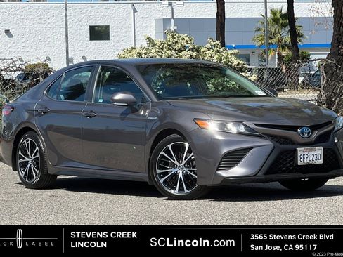 Used 2018 Toyota Camry SE w/ Audio Package image 1