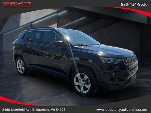 Used 2024 Jeep Compass Latitude AWD/4WD image 8