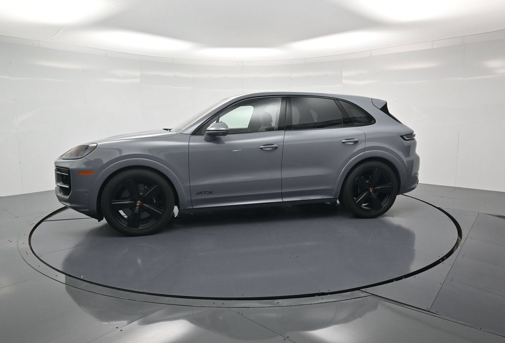 Used 2026 Porsche Cayenne GTS AWD/4WD image 2