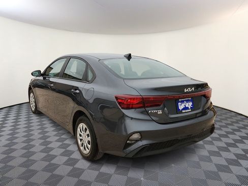 Used 2023 Kia Forte LX FWD image 3