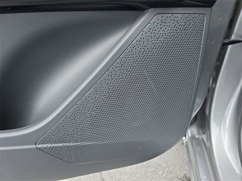 Used 2024 Kia Niro EX image 21