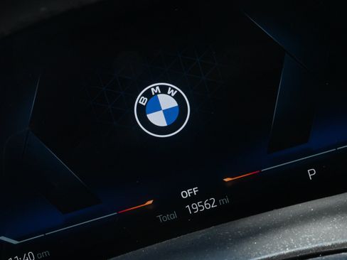 Used 2026 BMW X7 xDrive40i w/ M Sport Package AWD/4WD image 37
