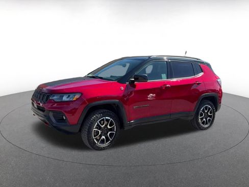 Used 2025 Jeep Compass Trailhawk AWD/4WD image 8