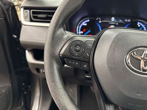 Used 2023 Toyota RAV4 LE image 33