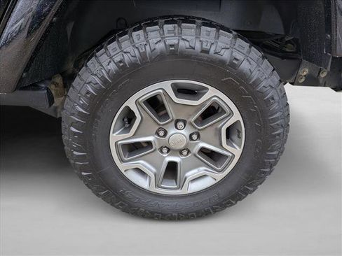 Used 2014 Jeep Wrangler Unlimited Rubicon w/ Connectivity Group image 8