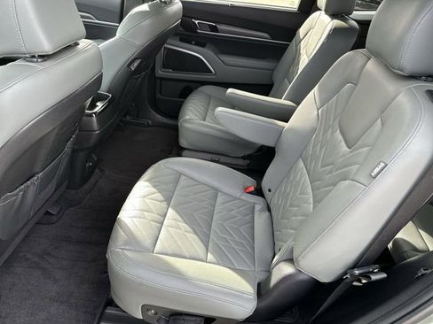 Used 2023 Kia Telluride EX X-Line AWD/4WD image 17