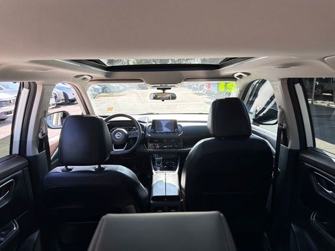 Used 2021 Nissan Rogue SV w/ Premium Package image 35