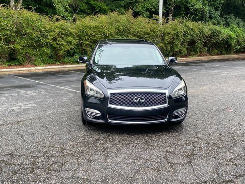 Used 2017 INFINITI Q70 3.7 RWD image 3