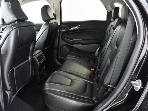 Used 2022 Ford Edge Titanium AWD/4WD image 16