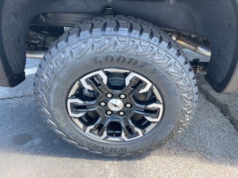 New 2026 Chevrolet Silverado 1500 ZR2 image 20