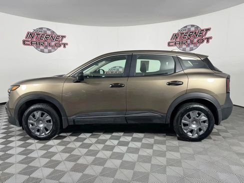 Used 2025 Nissan Kicks S AWD/4WD image 4