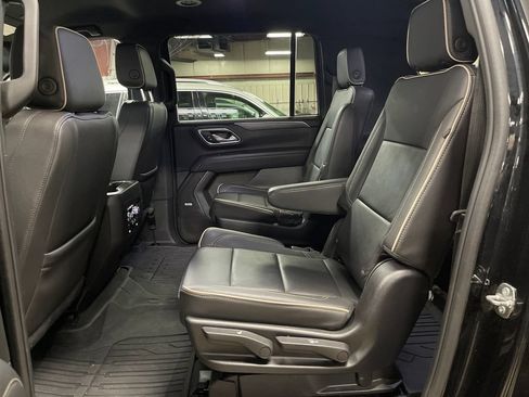 Used 2024 GMC Yukon XL SLT w/ SLT Luxury Package AWD/4WD image 21
