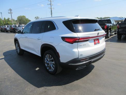 Certified 2025 Buick Enclave Preferred FWD image 9
