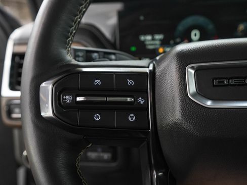 Used 2025 GMC Yukon Denali Ultimate AWD/4WD image 30