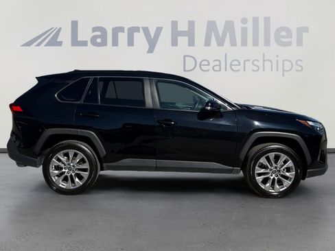 Used 2025 Toyota RAV4 XLE Premium FWD image 6