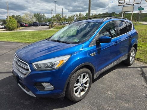 Used 2017 Ford Escape SE w/ Equipment Group 201A AWD/4WD image 1
