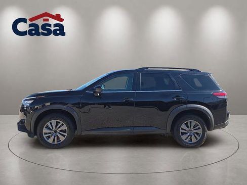 Used 2024 Nissan Pathfinder SV FWD image 3