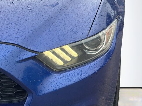 Used 2015 Ford Mustang Coupe image 9