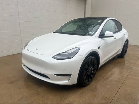Used 2022 Tesla Model Y Performance image 4