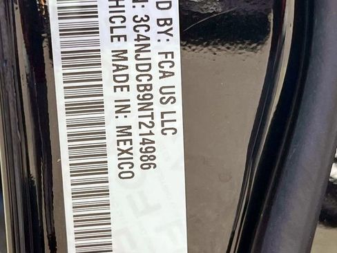 Certified 2022 Jeep Compass Limited image 18