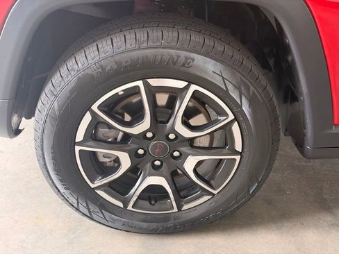 Used 2025 Jeep Compass Trailhawk AWD/4WD image 18