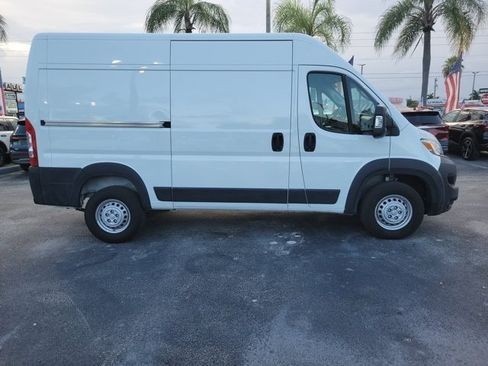 Used 2025 RAM ProMaster 1500 w/ Premium Convenience Group FWD image 8