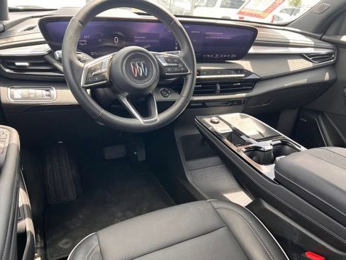 Used 2025 Buick Enclave Preferred AWD/4WD image 13
