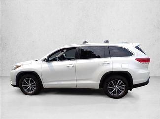 Used 2017 Toyota Highlander XLE AWD/4WD video 2