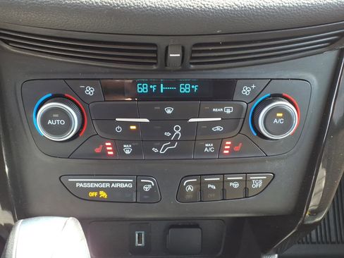 Used 2019 Ford Escape Titanium AWD/4WD image 20