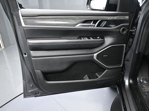 Used 2022 Jeep Wagoneer Series II image 12