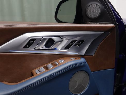 Used 2023 BMW XM image 8