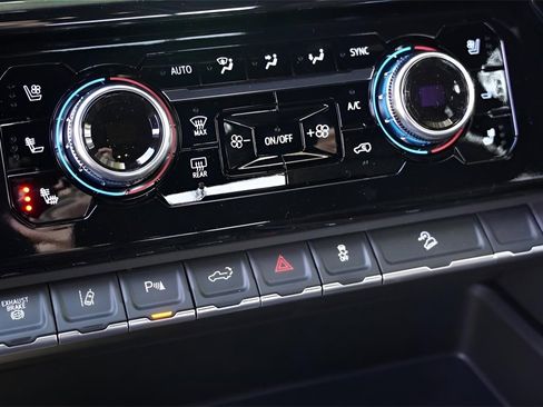 New 2026 GMC Sierra 2500 AT4 w/ AT4 Premium Plus Package image 11