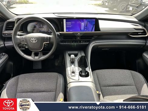 Used 2023 Toyota Crown AWD/4WD image 18