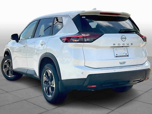 Certified 2025 Nissan Rogue SV FWD image 7