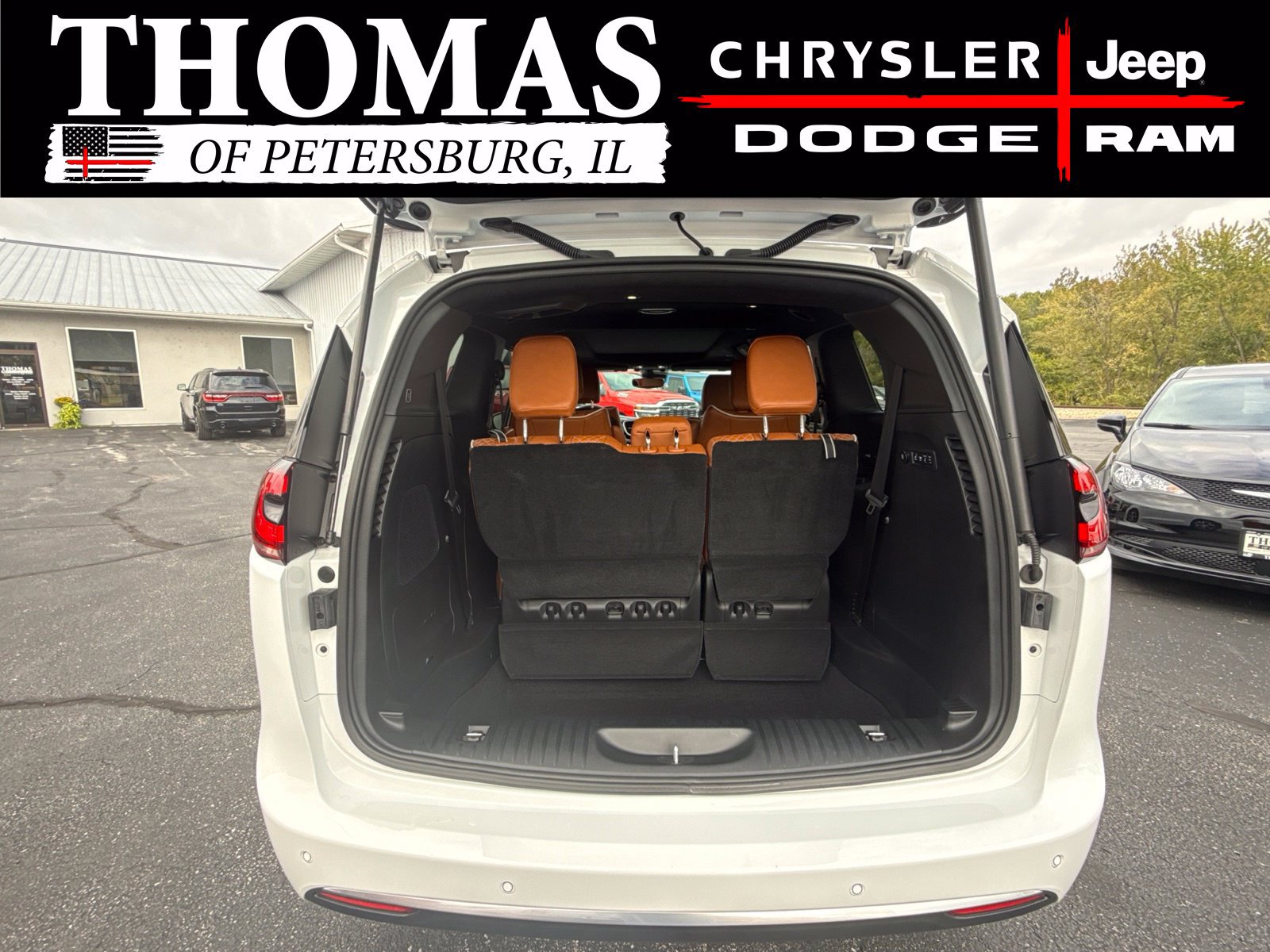 Used 2026 Chrysler Pacifica Pinnacle AWD/4WD image 31