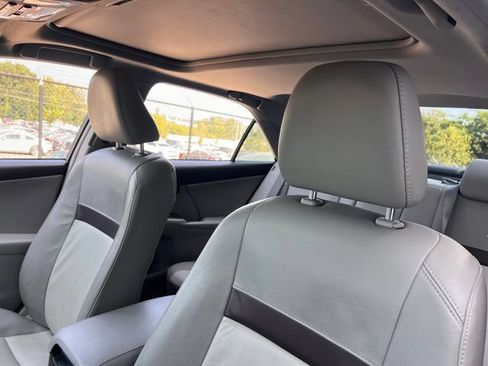 Used 2012 Toyota Camry XLE w/ Leather Pkg FWD image 13