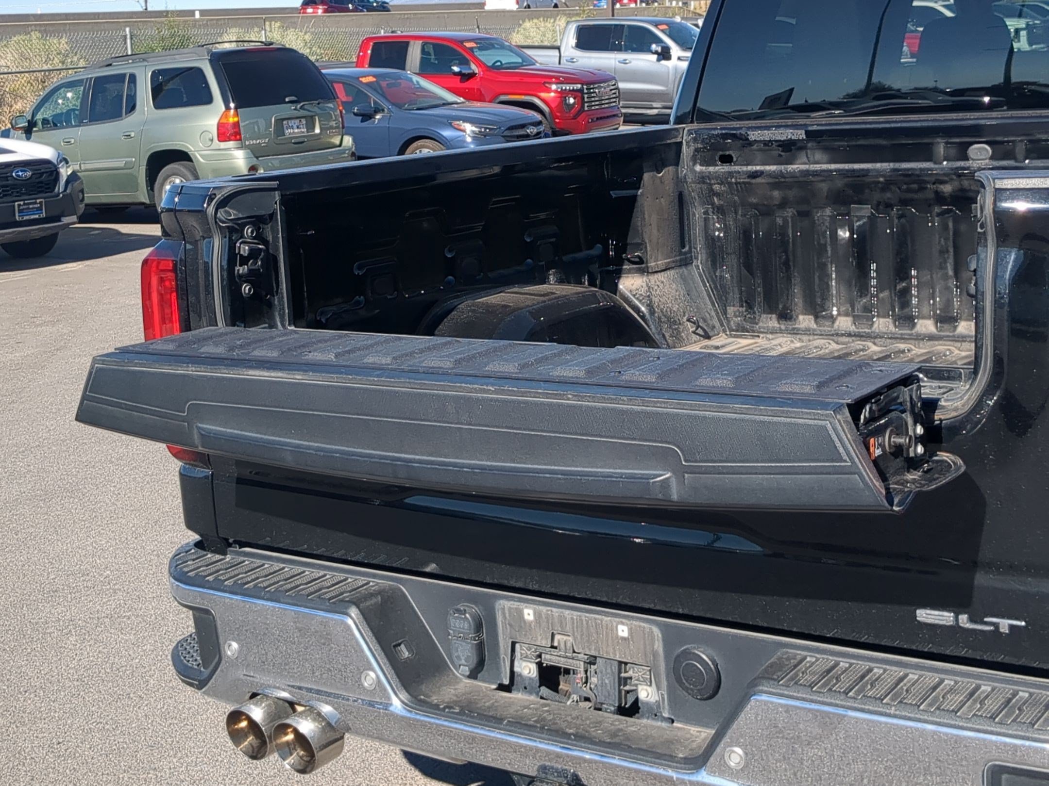 Used 2020 GMC Sierra 1500 SLT w/ Driver Alert Package I AWD/4WD image 32