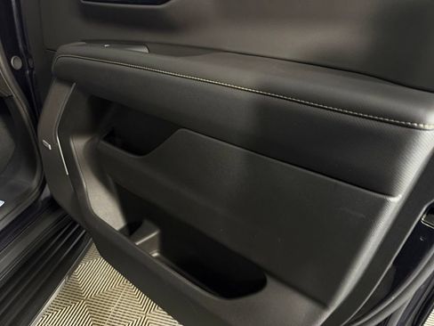 Used 2026 Chevrolet Suburban Premier AWD/4WD image 37