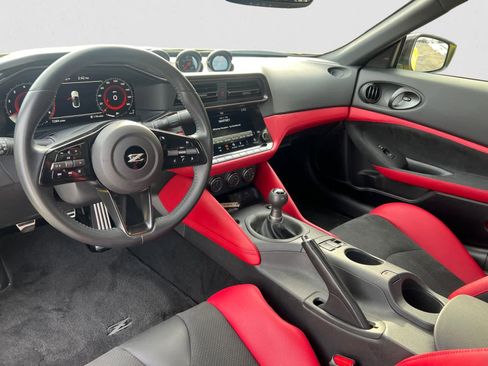 Certified 2024 Nissan Z Performance w/ Floor Mat Package image 11