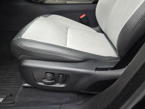 Used 2025 Land Rover Range Rover Velar Dynamic SE image 27