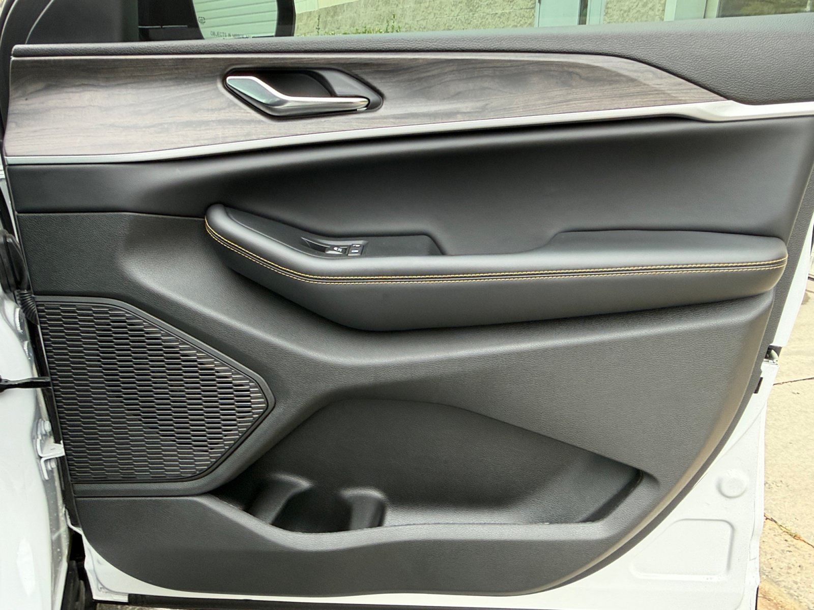 New 2026 Jeep Grand Cherokee Limited AWD/4WD image 16